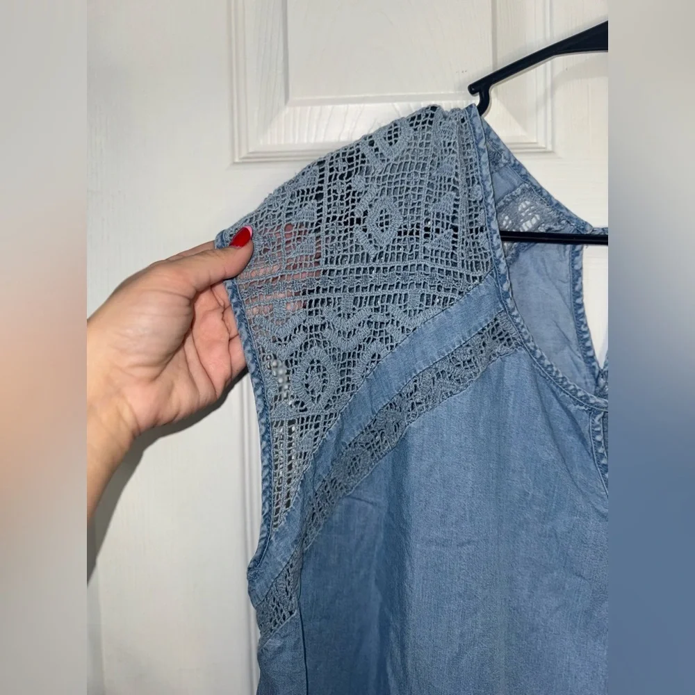 Light Blue Lace Cap Sleeve Top - Picture 3 of 6